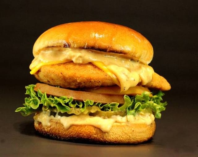  Deluxe Chicken Sandwich.